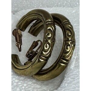 Vintage Gold Tone Etched Hoop Clip On Earrings Chunky Swirl Design Retro Classic